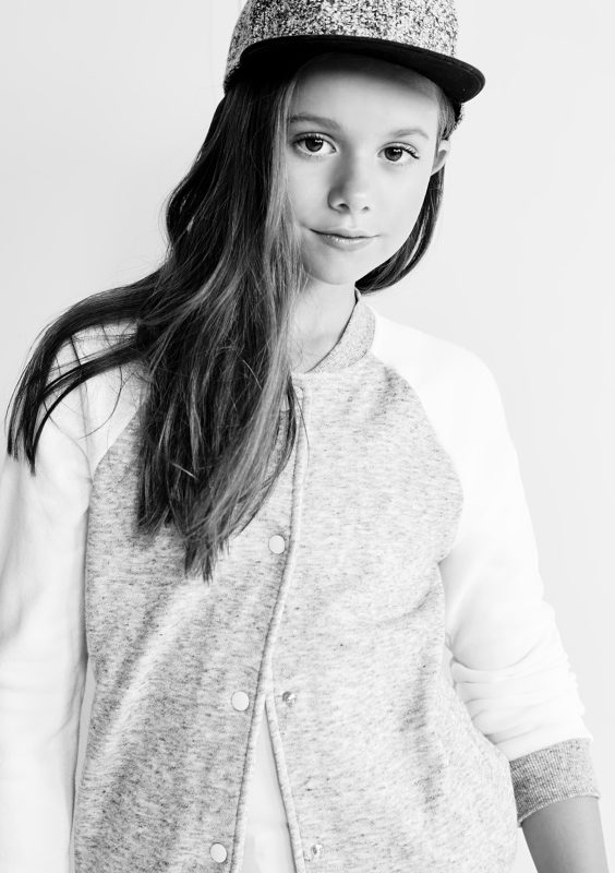 LOLA HUNDMAN portfolioImage 193653