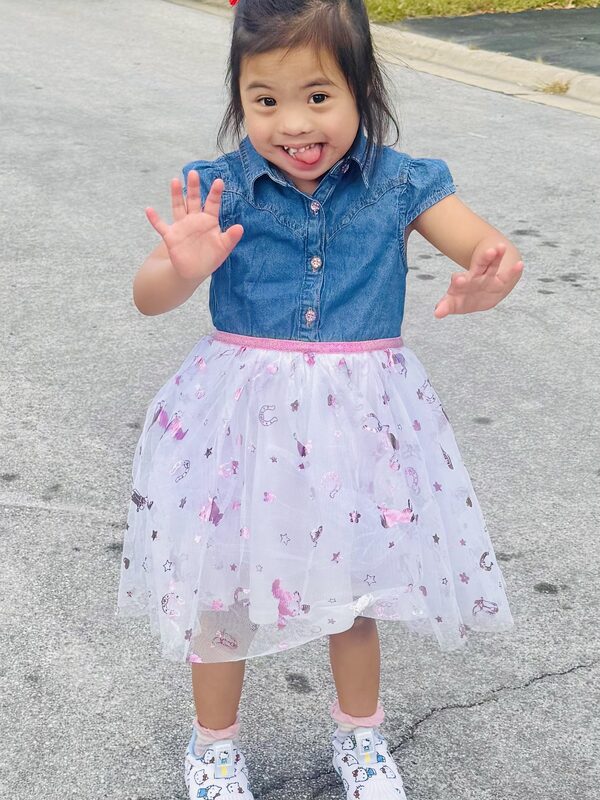 ZOE TRAN picture 676663