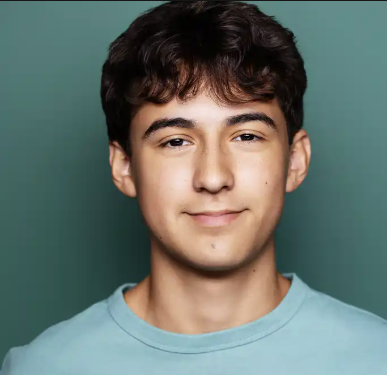 Alejandro V.