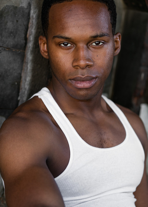 Akono Dixon