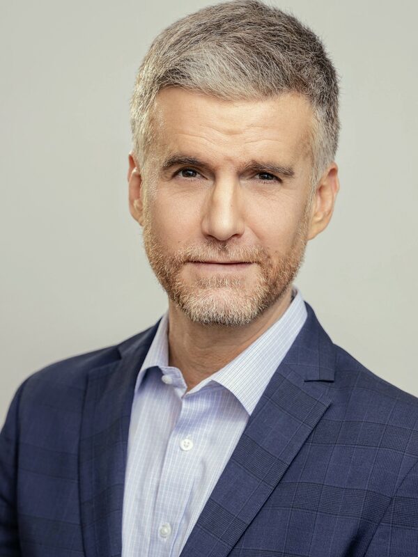 Armando Riesco picture 686443