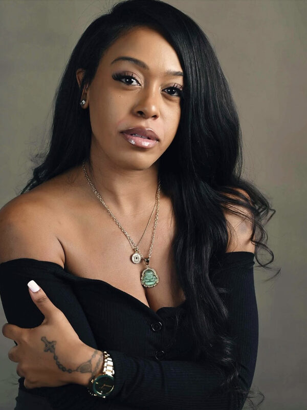 DomiNque Perry picture 696170