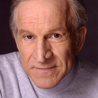 Daniel J Travanti