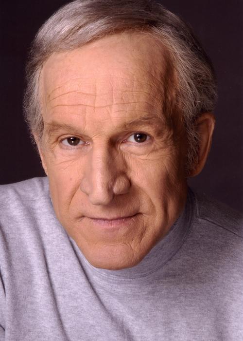 Daniel J Travanti